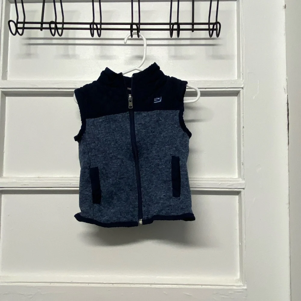 Boys 2T jacket and vests bundle of 3 pcs - Picture 8 of 10